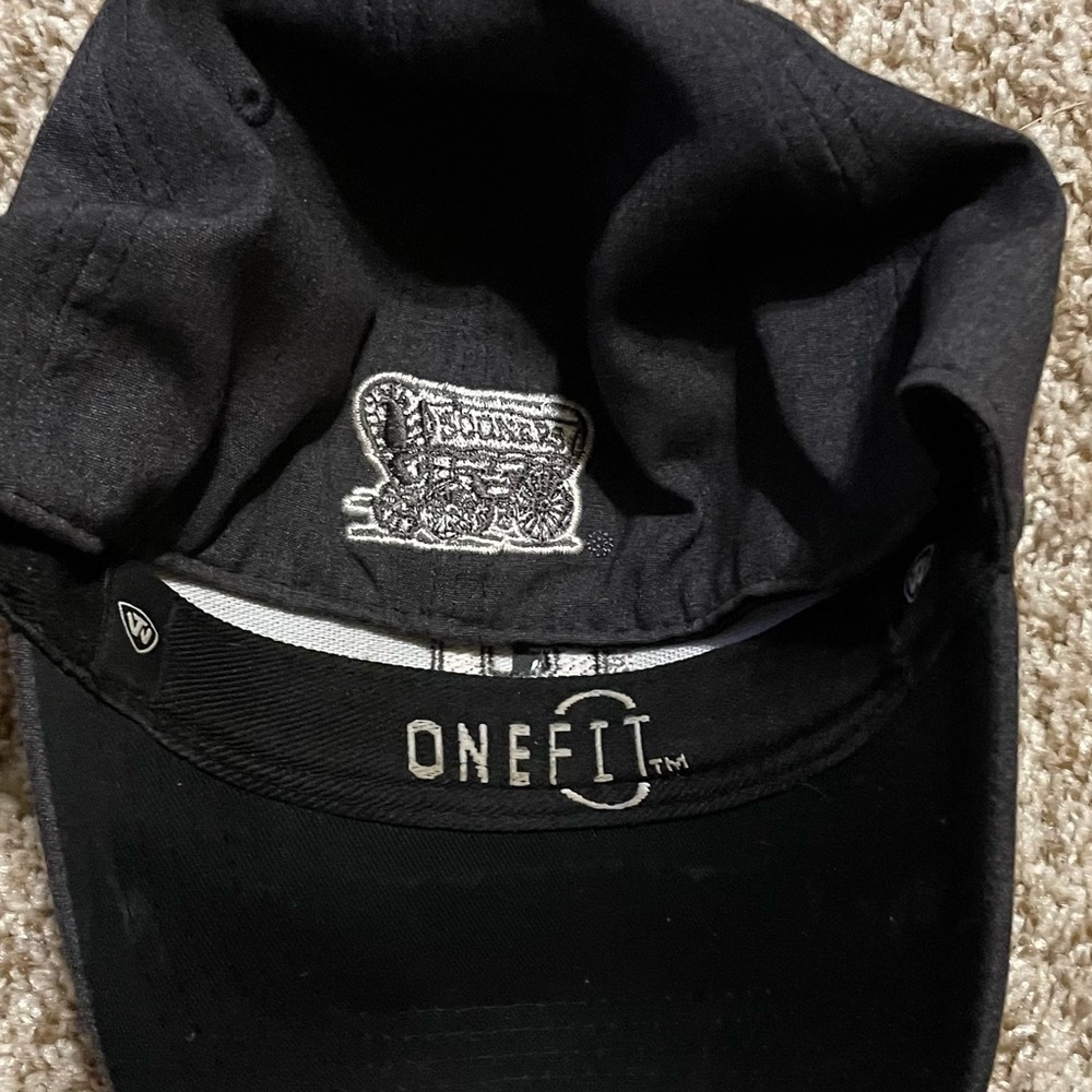 A House Divided - OU Sooners/OSU Cowboys - 2 caps - 1 price - Picture 7 of 9